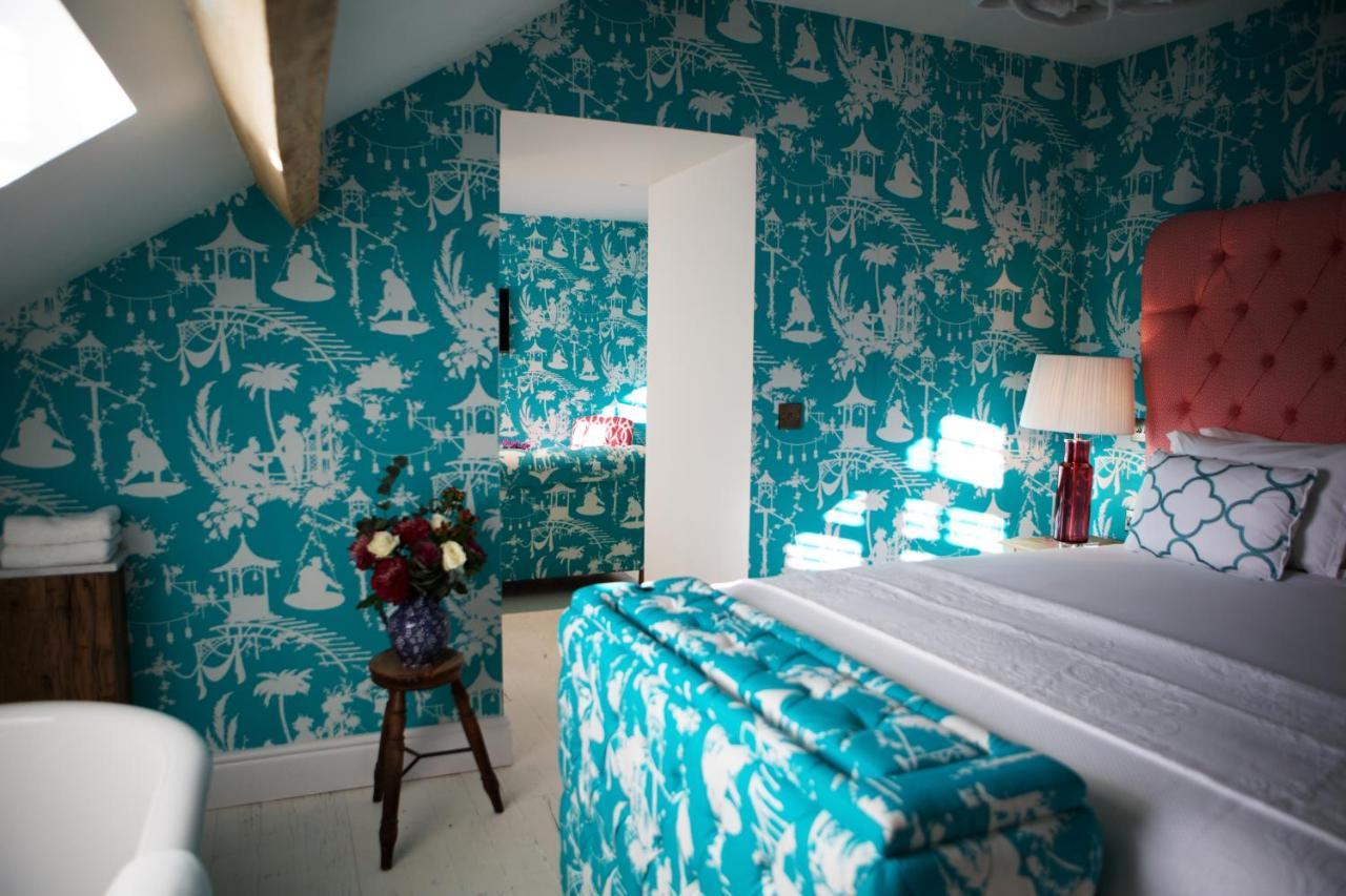 Hotel The Swan And