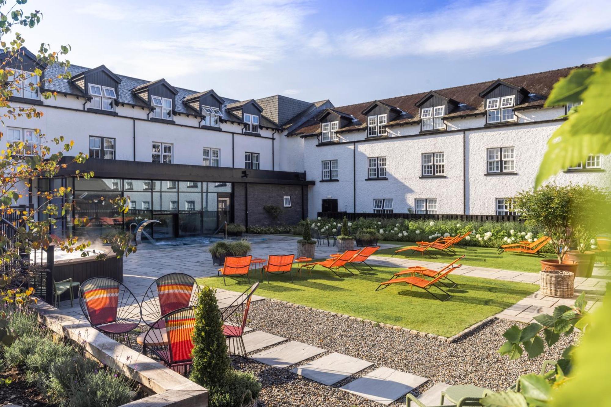 Hotel The Swan And